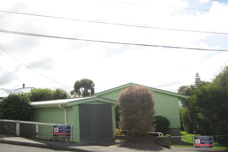 Photo of property in 16 Watson Street, Akaroa, 7520