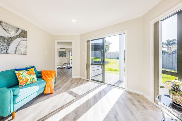 Photo of property in 21 Parkhaven Drive, Rosehill, Papakura, 2113