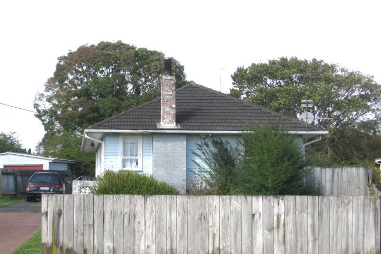 Photo of property in 24 Fairdene Avenue, Henderson, Auckland, 0610