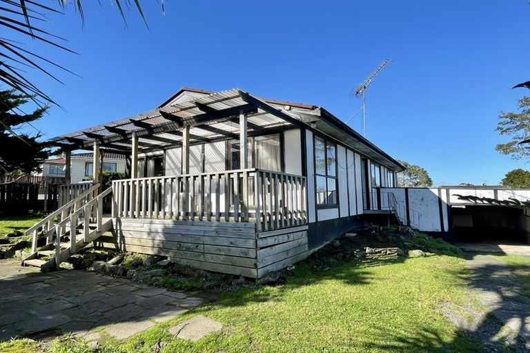 Photo of property in 2 Massine Place, Randwick Park, Auckland, 2105