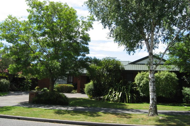 Photo of property in 113 Apsley Drive, Avonhead, Christchurch, 8042
