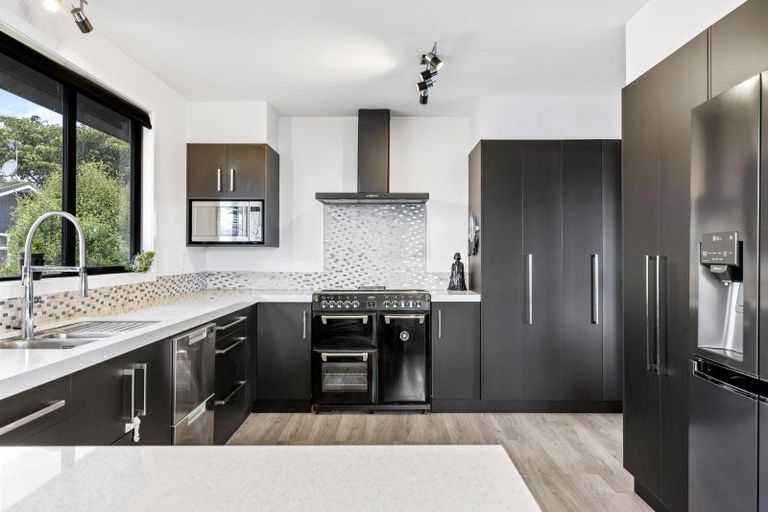 Photo of property in 1 Norfolk Road, Waipahihi, Taupo, 3330