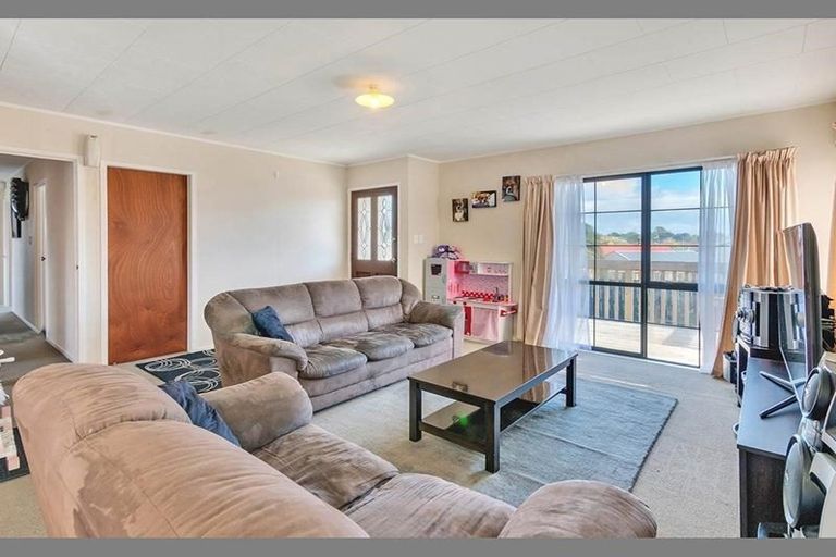 Photo of property in 5 Zurich Place, Weymouth, Auckland, 2103