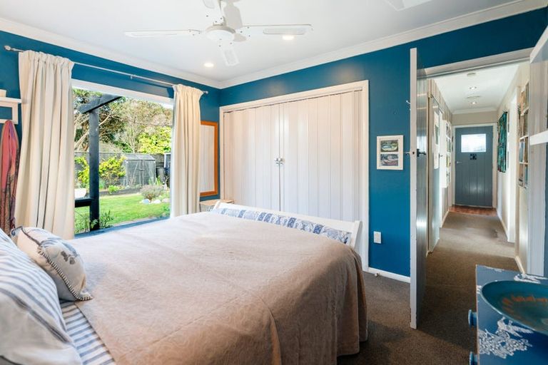 Photo of property in 108 Wellington Road, Paekakariki, 5034
