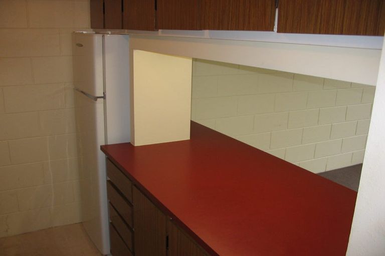 Photo of property in 2/219 Grant Road, Thorndon, Wellington, 6011