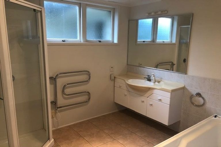 Photo of property in 10 Dodson Avenue, Milford, Auckland, 0620