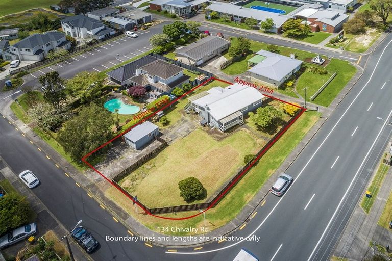 Photo of property in 134 Chivalry Road, Glenfield, Auckland, 0629
