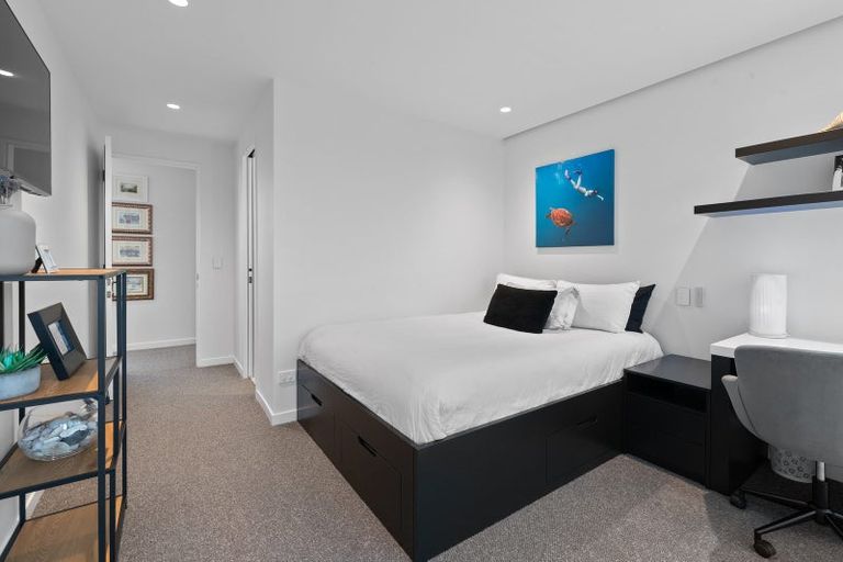 Photo of property in 222 Hurstmere Road, Takapuna, Auckland, 0622