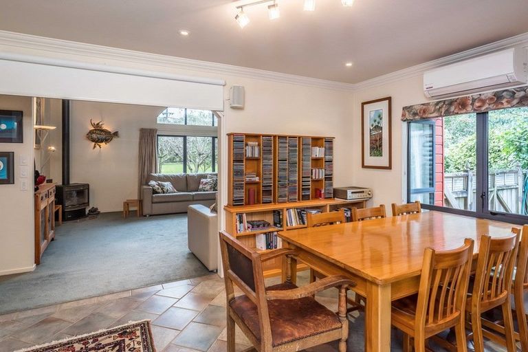 Photo of property in 247 Te Moana Road, Waikanae, 5036