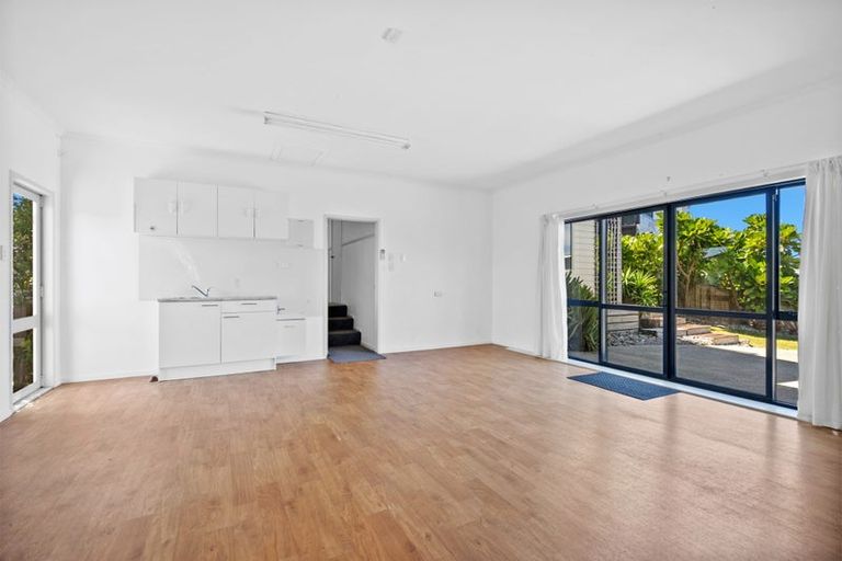 Photo of property in 43 Tuturu View, Ruakaka, 0116