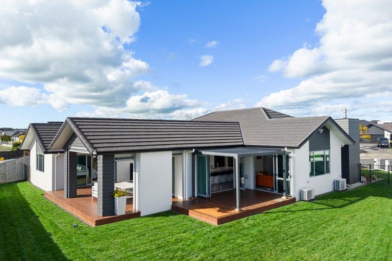 Photo of property in 18 Batten Drive, Flagstaff, Hamilton, 3210