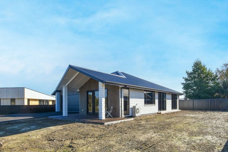 Photo of property in 44 Constitution Avenue, Milton, 9220