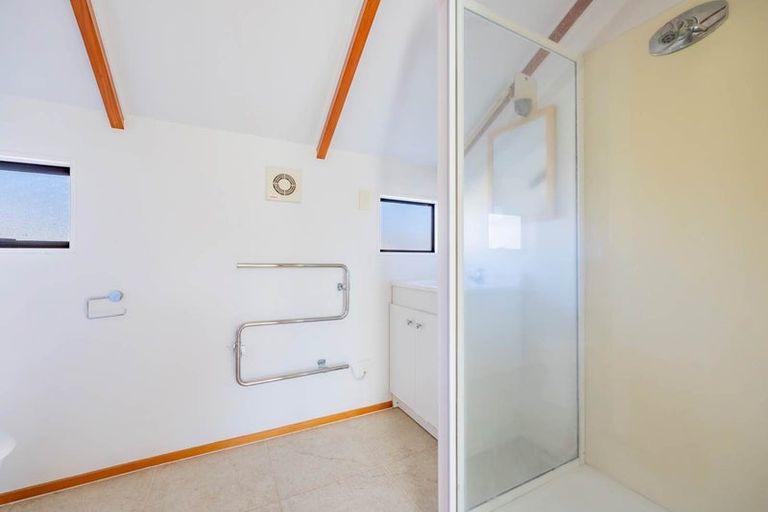 Photo of property in 1/47 Selwyn Crescent, Forrest Hill, Auckland, 0620