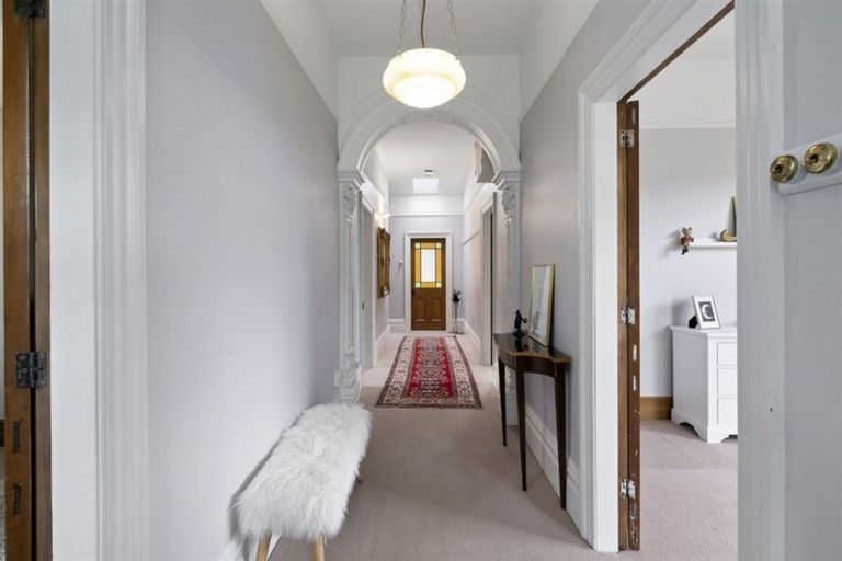 Photo of property in 17 Martin Avenue, Beckenham, Christchurch, 8023