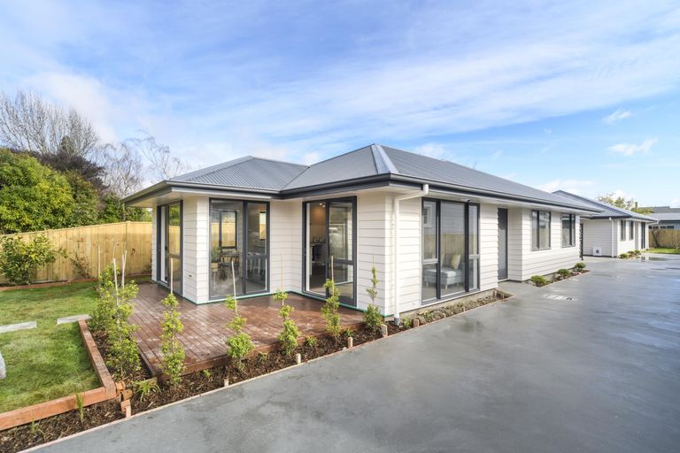 Photo of property in 18 Raglan Avenue, Cloverlea, Palmerston North, 4412