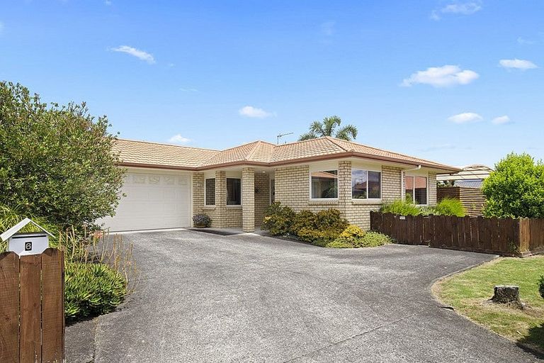 Photo of property in 6 Ernest Shackleton Place, Waiuku, 2123