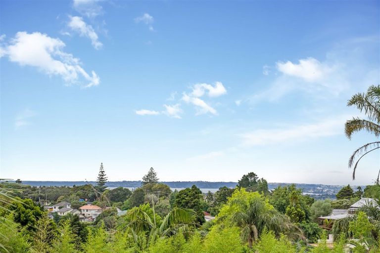 Photo of property in 279 Titirangi Road, Titirangi, Auckland, 0604