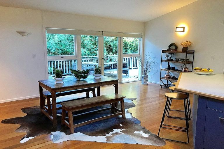 Photo of property in 36 Peter Terrace, Castor Bay, Auckland, 0620