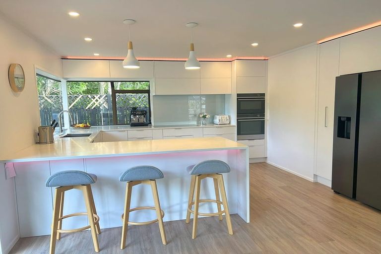 Photo of property in 2/24 Hattaway Avenue, Bucklands Beach, Auckland, 2012