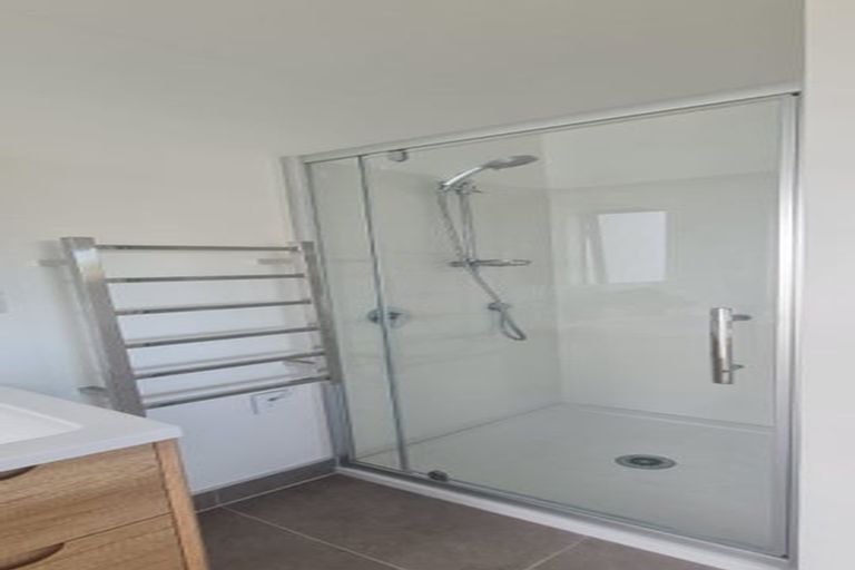 Photo of property in 5 Falcon Crescent, Hobsonville, Auckland, 0618