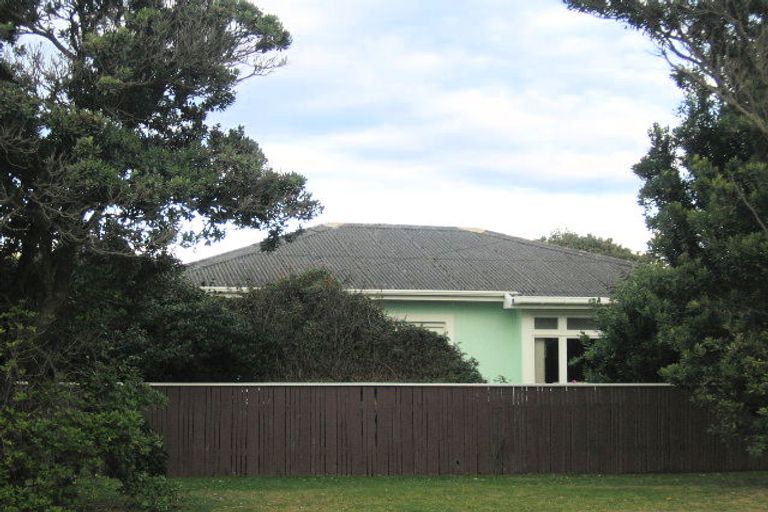 Photo of property in 74 Moana Street, Otaki Beach, Otaki, 5512