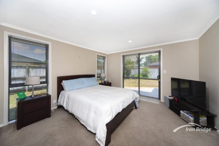 Photo of property in 15 Feeny Crescent, East Tamaki, Auckland, 2013