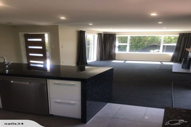 Photo of property in 8 Doyle Place, Avondale, Christchurch, 8061