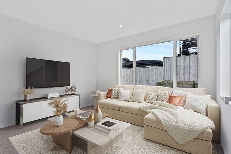 Photo of property in 77 Pepene Avenue, Takanini, Auckland, 2112