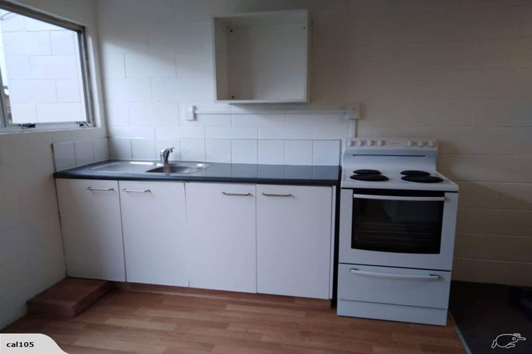 Photo of property in 2/3 Tralee Place, Hillcrest, Hamilton, 3216