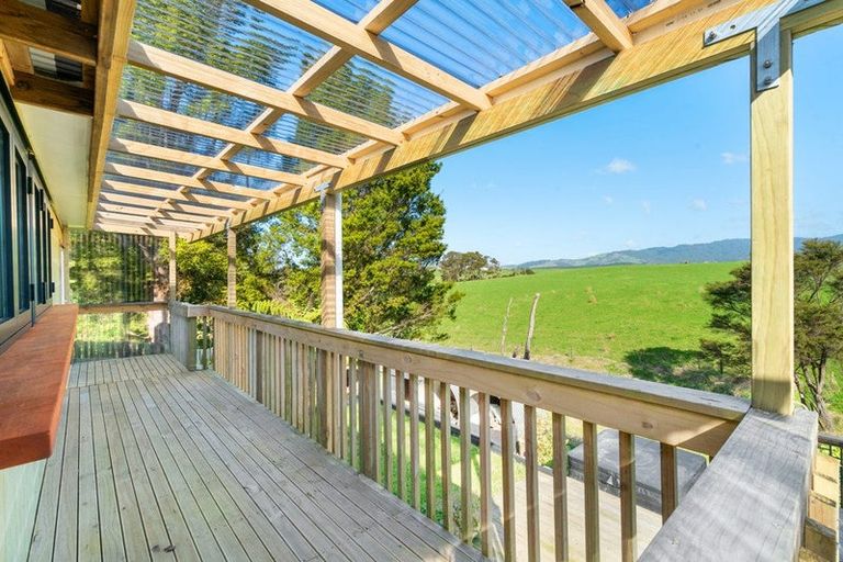 Photo of property in 74 Bays Road, Orere Point, Papakura, 2585