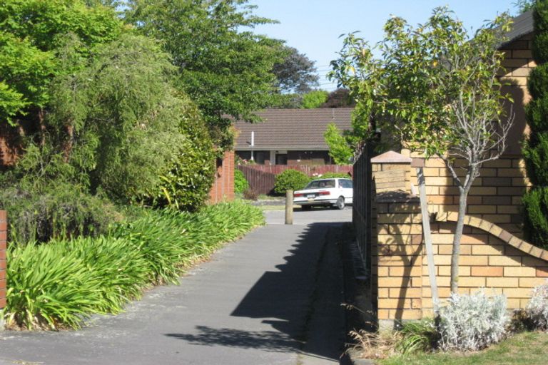 Photo of property in 18 Inglewood Place, Avonhead, Christchurch, 8042