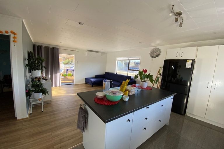 Photo of property in 2/35 Russell Road, Manurewa, Auckland, 2102