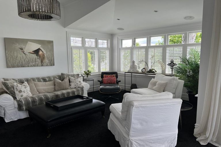 Photo of property in 8 William Bond Street, Stanley Point, Auckland, 0624