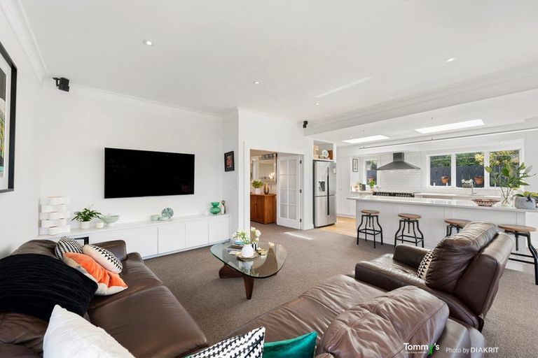 Photo of property in 27 Waru Street, Khandallah, Wellington, 6035