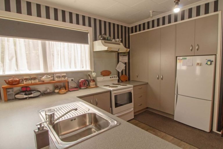 Photo of property in 24 Farmer Street, Te Aroha, 3320