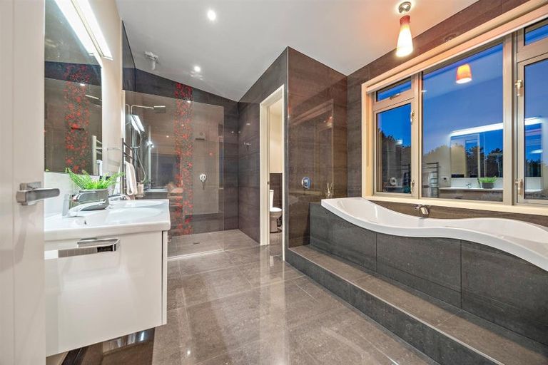 Photo of property in 55 Pinetone Road, Kumeu, 0892