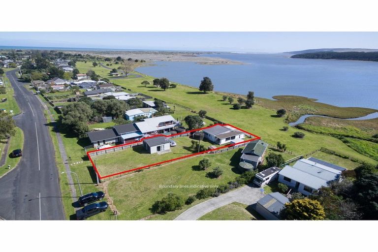 Photo of property in 66 Maunsell Road, Port Waikato, Tuakau, 2695