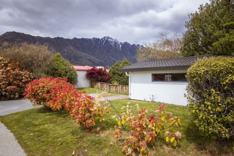Photo of property in 44 Remarkables Crescent, Frankton, Queenstown, 9300