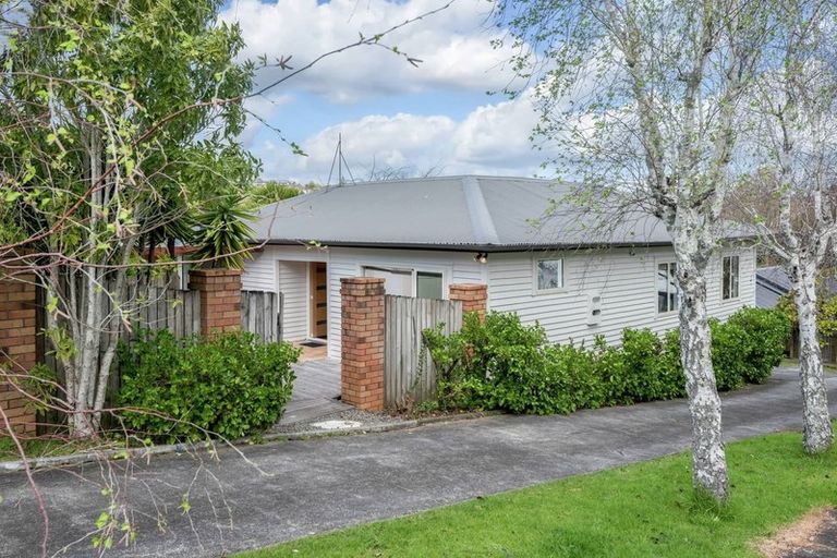 Photo of property in 1/83 Cockle Bay Road, Cockle Bay, Auckland, 2014