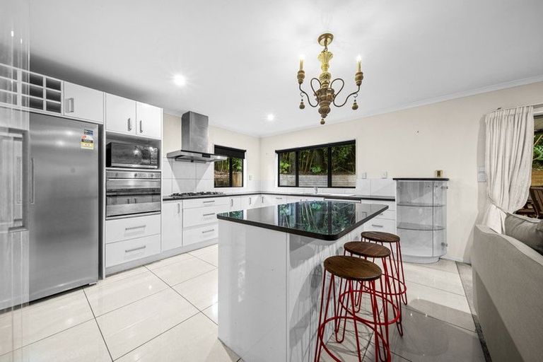 Photo of property in 1 Waldorf Crescent, Orewa, 0931