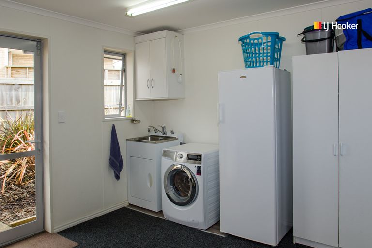Photo of property in 28 Severn Street, Green Island, Dunedin, 9018
