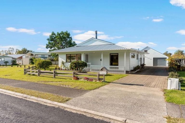 Photo of property in 116 Park Avenue, Whangamata, 3620