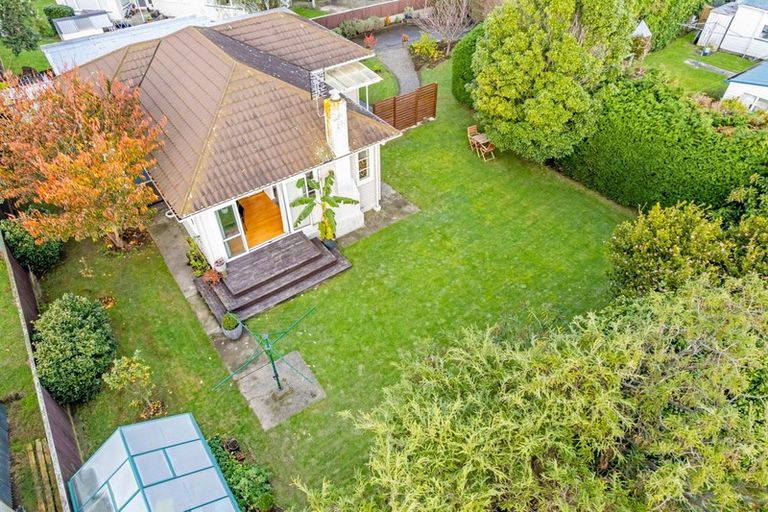 Photo of property in 19 Naenae Road, Naenae, Lower Hutt, 5011