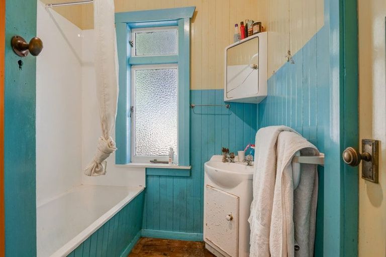 Photo of property in 2640 South Head Road, South Head, Helensville, 0874