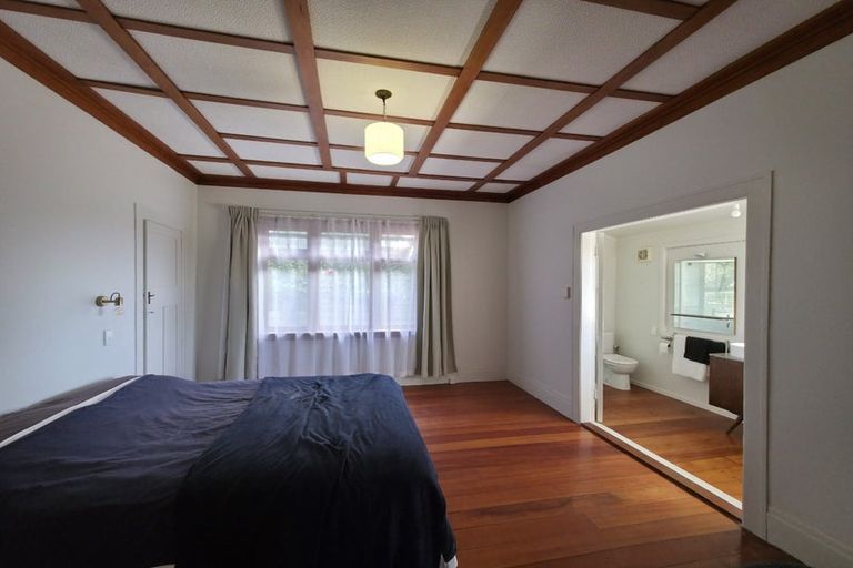 Photo of property in 2 Harvey Road, Bluff Hill, Napier, 4110