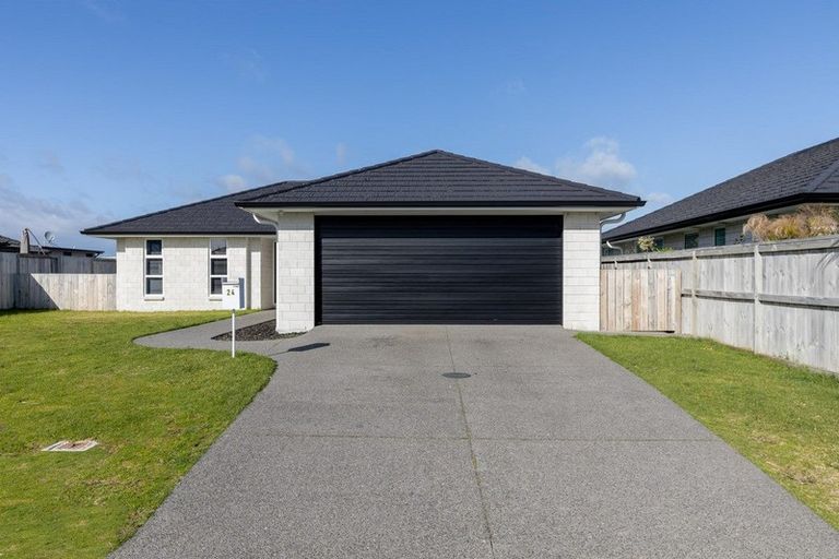 Photo of property in 24 Te Kio Crescent, Papamoa Beach, Papamoa, 3118