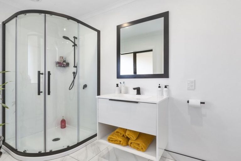 Photo of property in 215 Bay View Road, Saint Clair, Dunedin, 9012