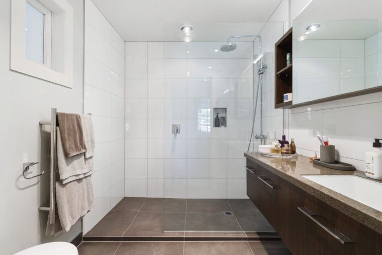 Photo of property in 8 Wallace Road, Mangere Bridge, Auckland, 2022