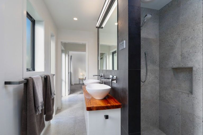 Photo of property in 115 Princes Drive, Britannia Heights, Nelson, 7010