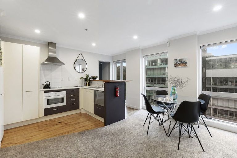 Photo of property in Terrace Heights Apartments, 10a/163 The Terrace, Wellington Central, Wellington, 6011